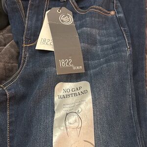 NWT 1822 Denim women’s size 10 Blue Jeans stretch